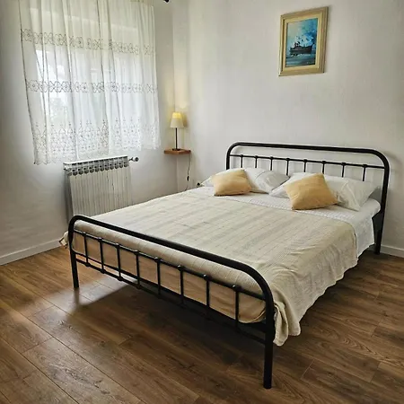 Apartment Ante Seget Vranjica