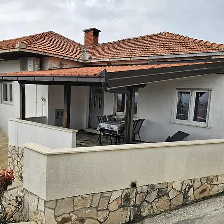 Apartment Ante